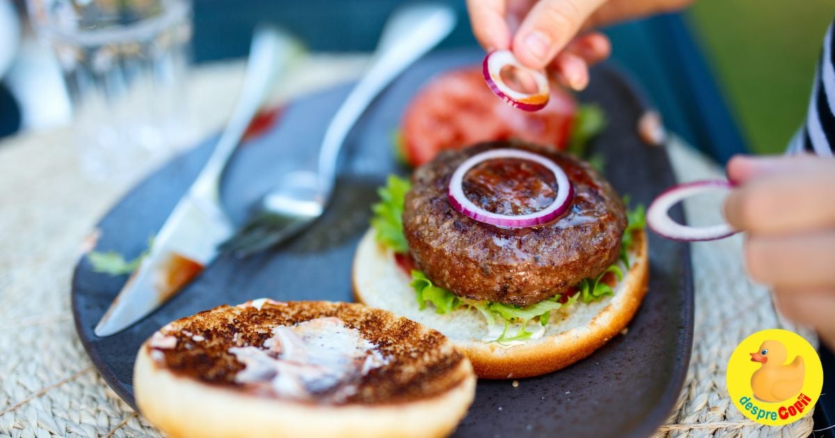 Mini burgers cu salata de cartofi